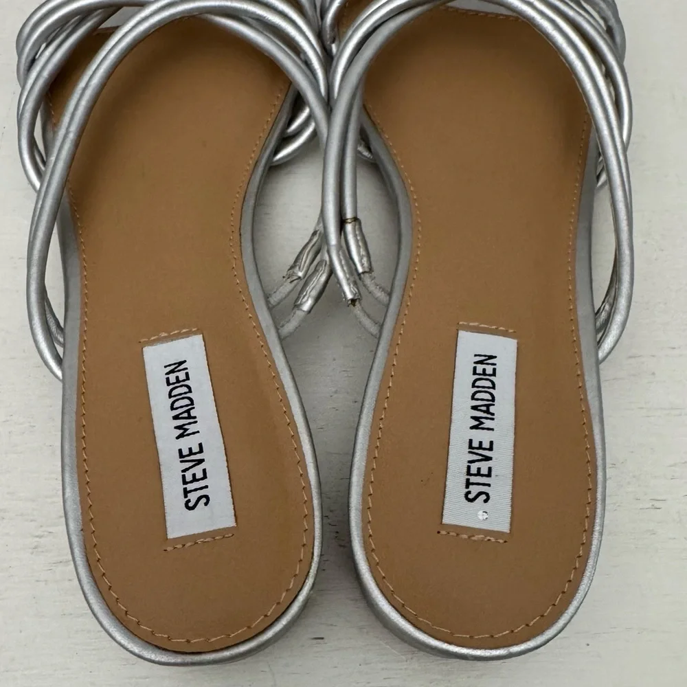 Steve Madden Caylen Strappy Toe Loop Sandals Silver Size 11